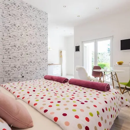 Candy Ap.-near Center,bus,beach+free Parking Place Apartamento *