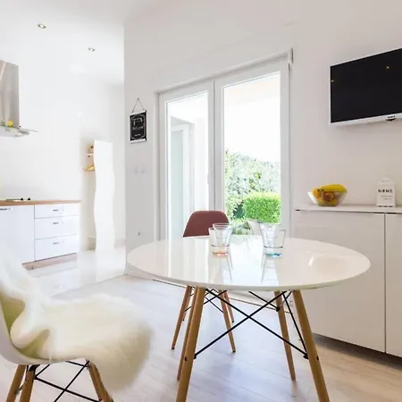 Apartment Candy Ap.-near Center,bus,beach+free Parking Place *