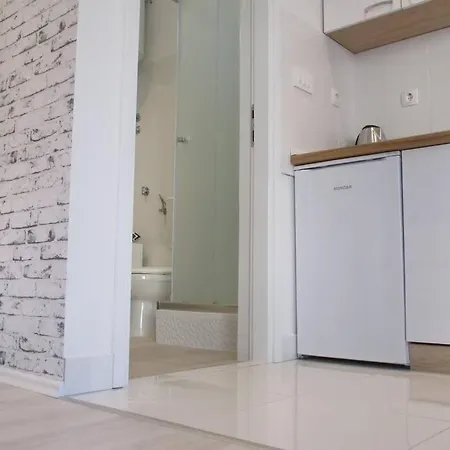 Candy Ap.-near Center,bus,beach+free Parking Place Daire