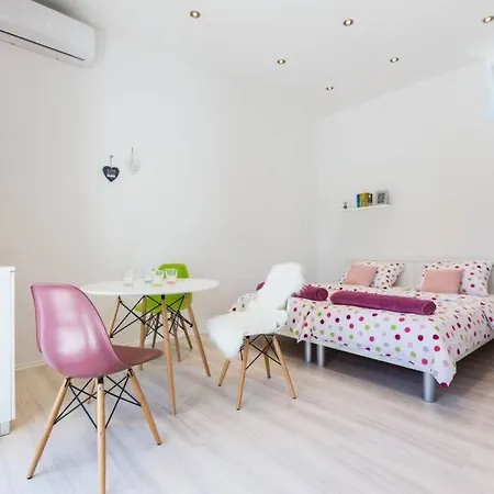 Candy Ap.-near Center,bus,beach+free Parking Place Apartment Zadar