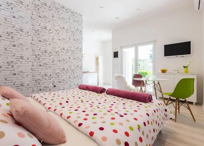 Candy Ap.-near Center,bus,beach+free Parking Place 아파트 *